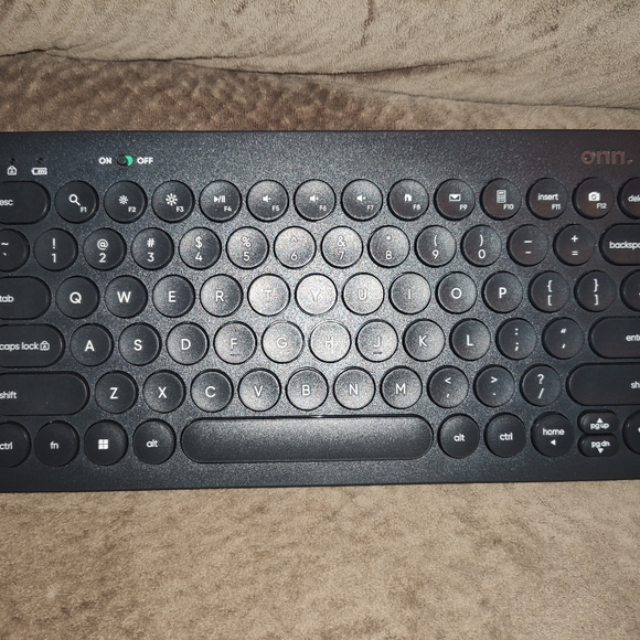 ONN. COMPACT WIRELESS KEYBOARD (NO DONGLE) - Picture 2 of 3